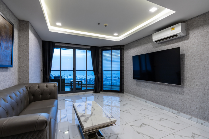 2 Bedroom Condo - ฿ 50.000 p/m