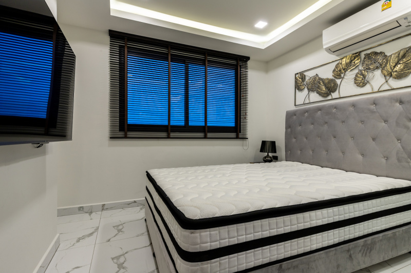 2 Bedroom Condo - ฿ 50.000 p/m