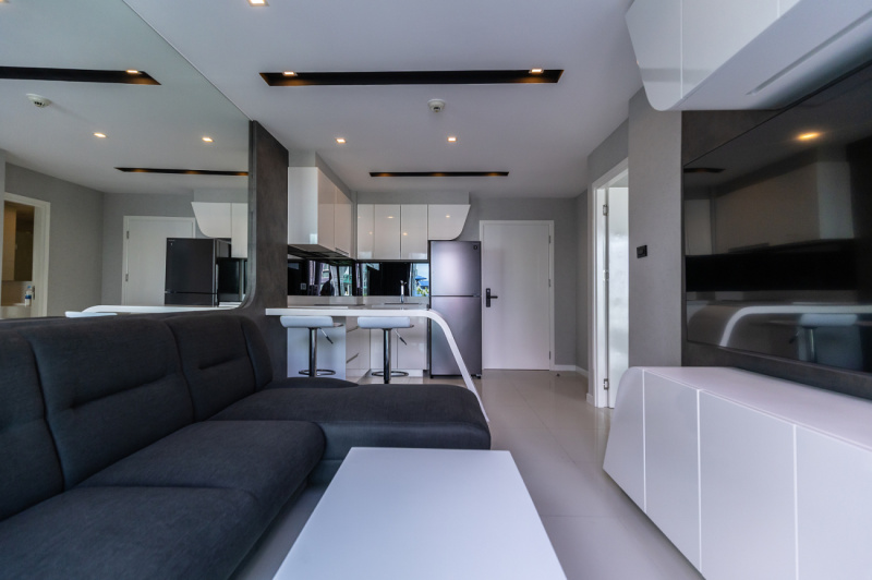 Stunning 1 Bedroom Condo - ฿ 3.250,000 