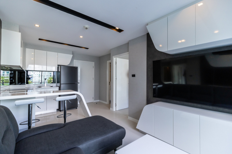 Stunning 1 Bedroom Condo - ฿ 3.250,000 