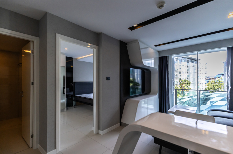 Stunning 1 Bedroom Condo - ฿ 3.250,000 