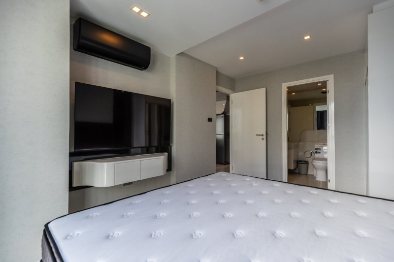 Stunning 1 Bedroom Condo - ฿ 3.250,000 