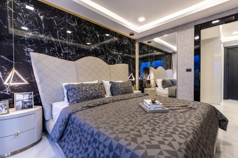 2 Bedroom Condo - ฿ 14,300,000