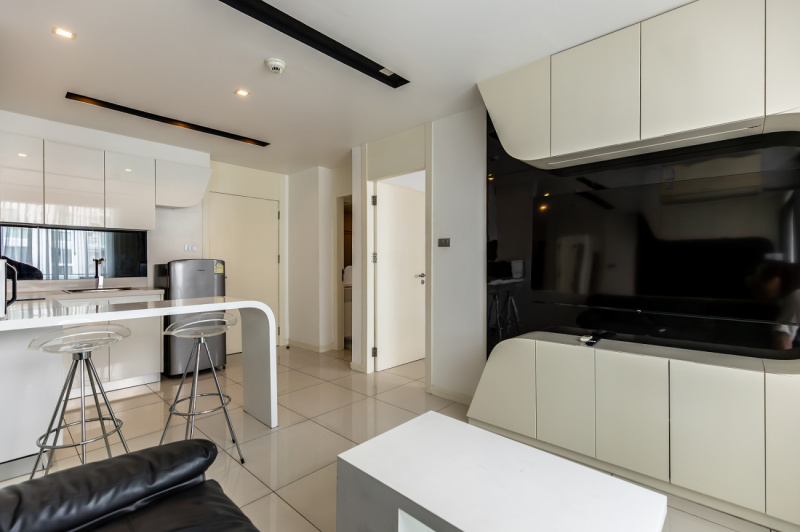 1 Bedroom Condo - ฿ 15.000 p/m