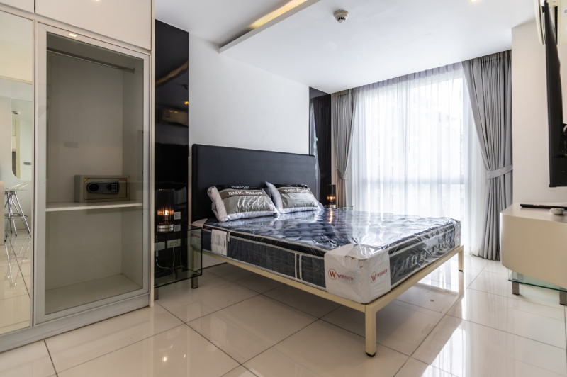 1 Bedroom Condo - ฿ 15.000 p/m