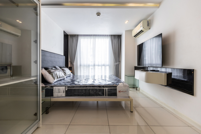 1 Bedroom Condo - ฿ 15.000 p/m