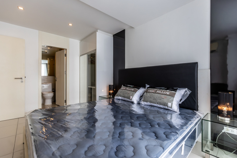 1 Bedroom Condo - ฿ 15.000 p/m