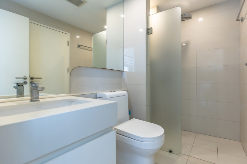 1 Bedroom Condo - ฿ 15.000 p/m