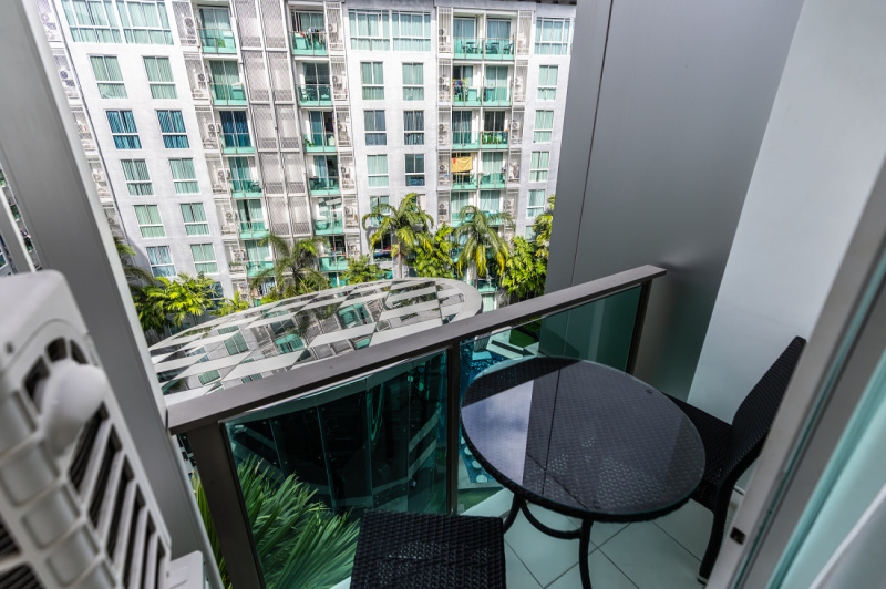1 Bedroom Condo - ฿ 15.000 p/m