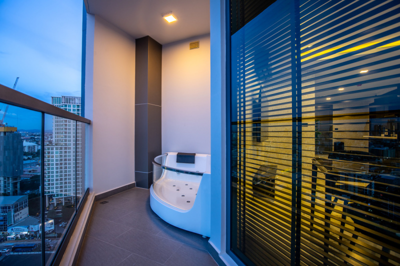 2 Bedroom Condo - ฿ 45.000 p/m