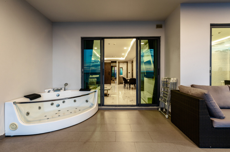 2 Bedroom Condo - ฿ 55.000 p/m