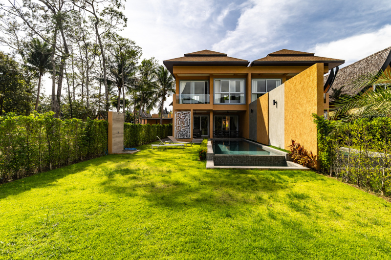 Luxury 4-Bedroom Pool Villa - ฿ 10.200.000