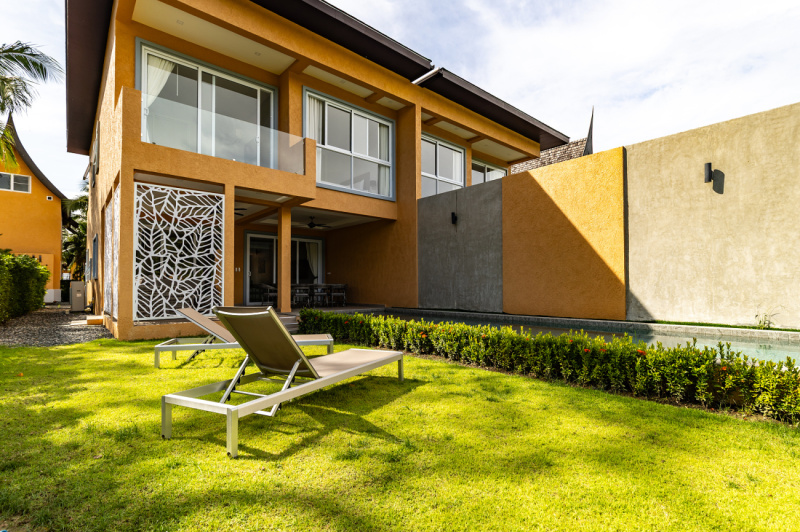 Luxury 4-Bedroom Pool Villa - ฿ 10.200.000