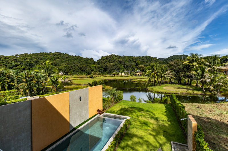 Luxury 4-Bedroom Pool Villa - ฿ 10.200.000