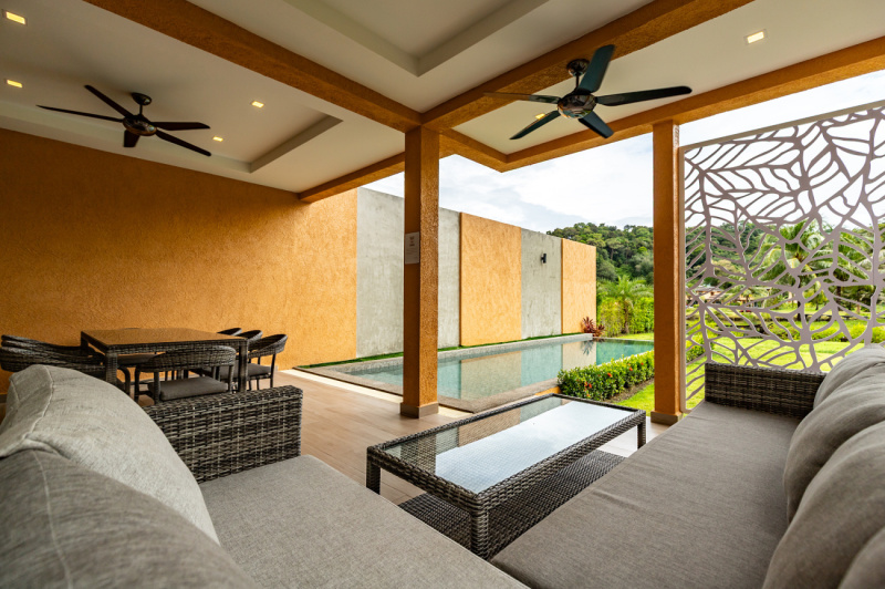 Luxury 4-Bedroom Pool Villa - ฿ 10.200.000