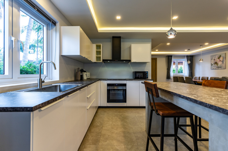 Luxury 4-Bedroom Pool Villa - ฿ 10.200.000