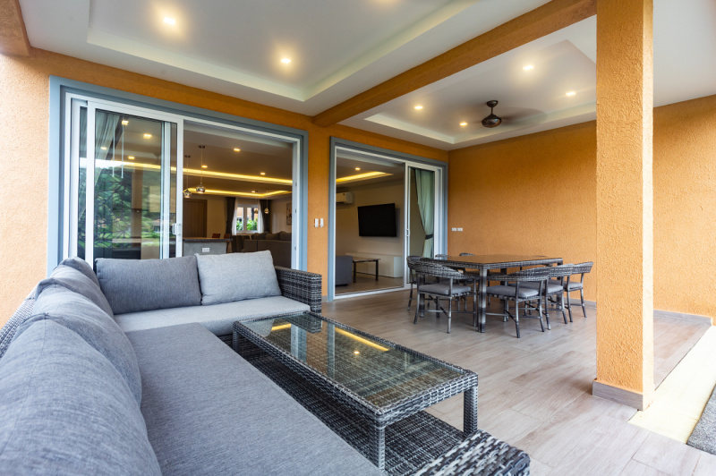 Luxury 4-Bedroom Pool Villa - ฿ 10.200.000