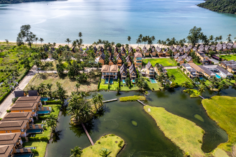 Luxury 4-Bedroom Pool Villa - ฿ 10.200.000