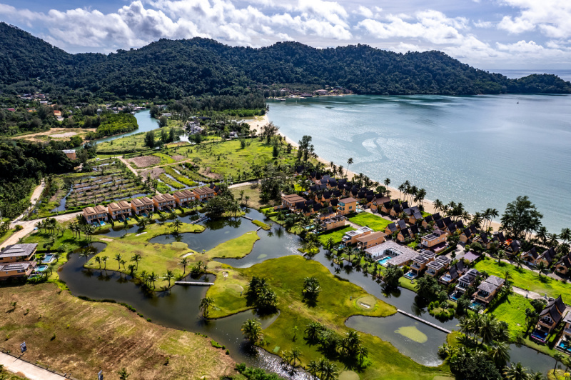 Luxury 4-Bedroom Pool Villa - ฿ 10.200.000