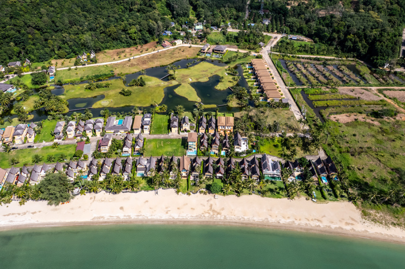 Luxury 4-Bedroom Pool Villa - ฿ 10.200.000