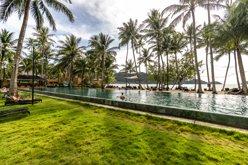 Luxury 4-Bedroom Pool Villa - ฿ 10.200.000