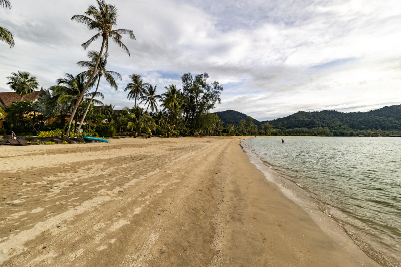 Luxury 4-Bedroom Pool Villa - ฿ 10.200.000