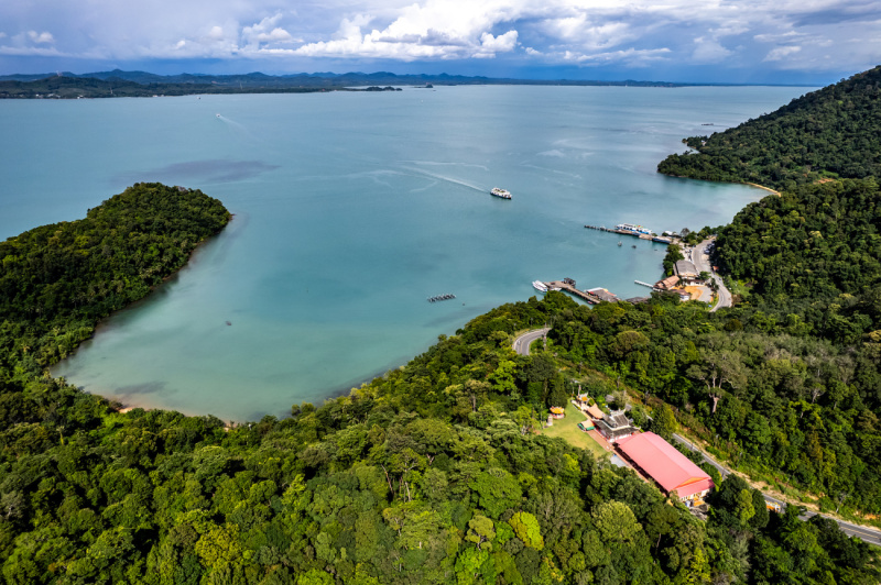 Luxury 4-Bedroom Pool Villa - ฿ 10.200.000