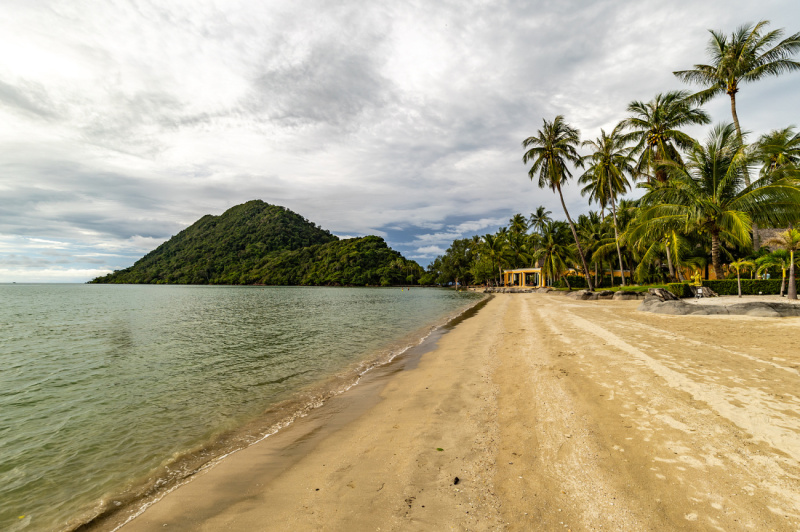 Luxury 4-Bedroom Pool Villa - ฿ 10.200.000