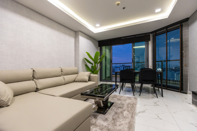 2 Bedroom Condo - ฿ 9,900,000