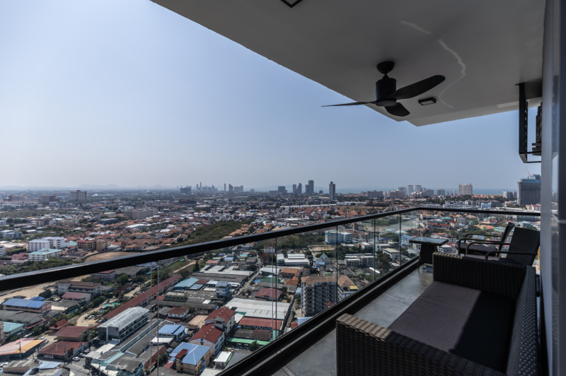 Luxury 1 Bedroom Condo - ฿ 35,000 per month 