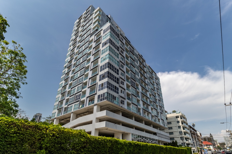 1 Bedroom Condo - ฿ 3,800,000