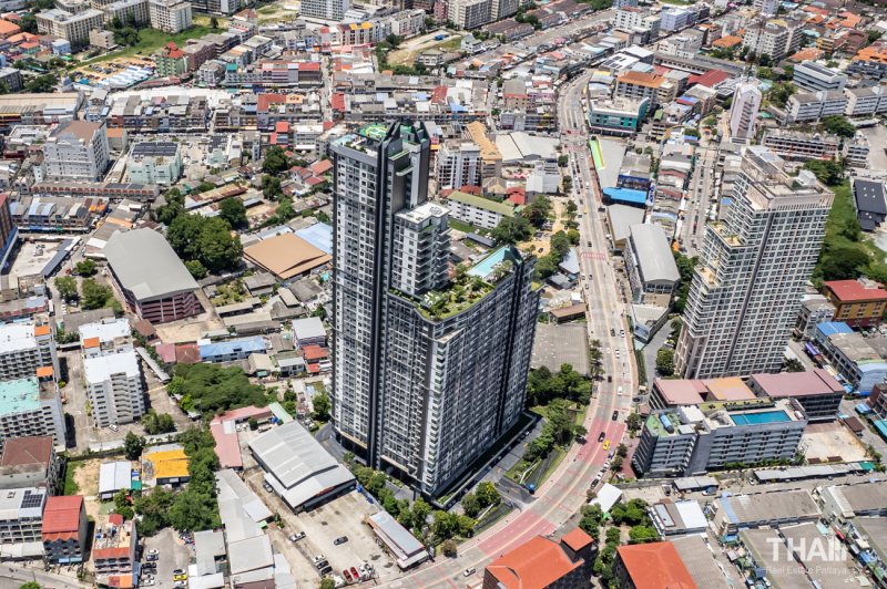 Luxury 1 Bedroom Condo - ฿ 8,900,000